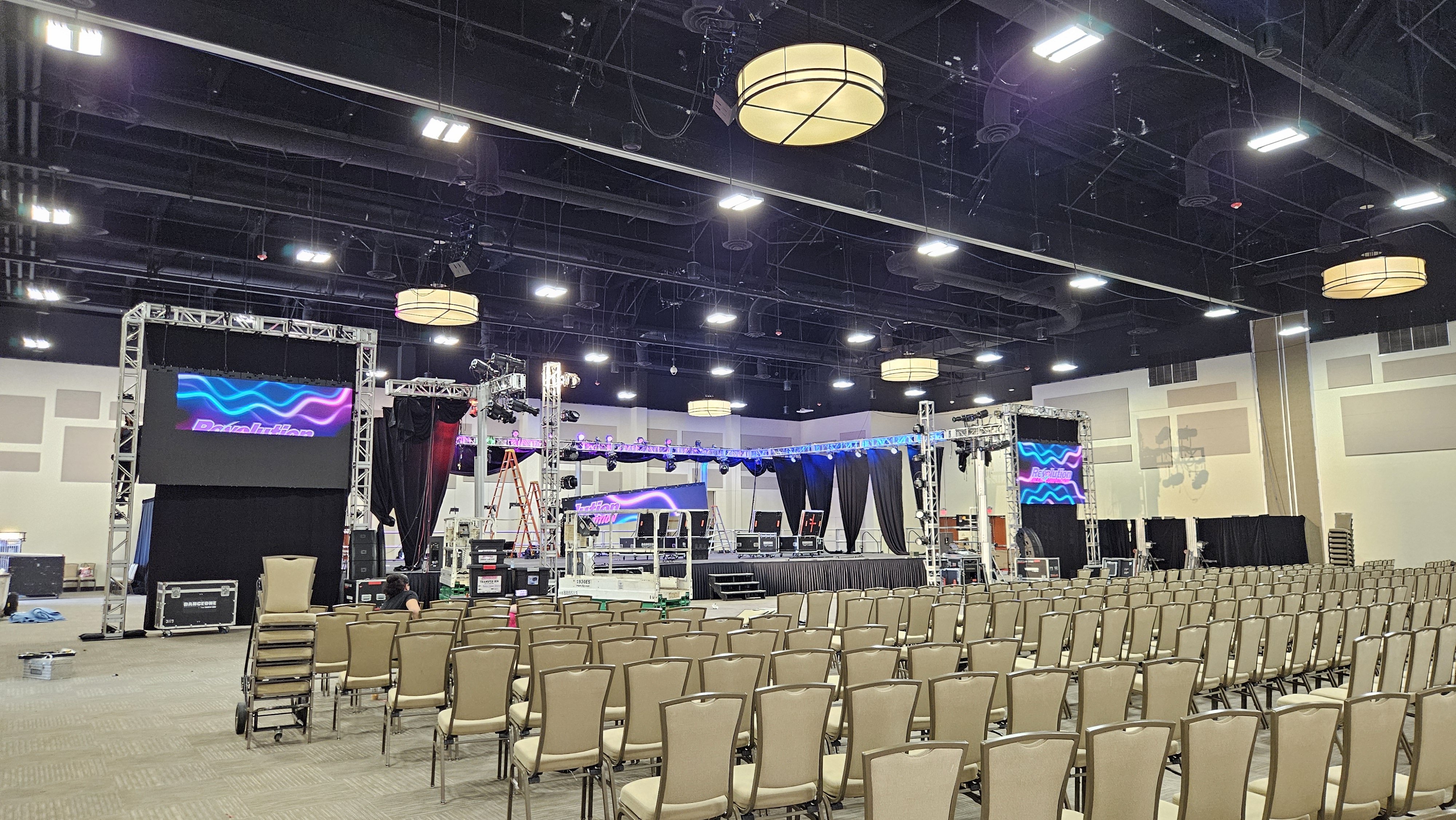 DanceOne Touring Support photo 3